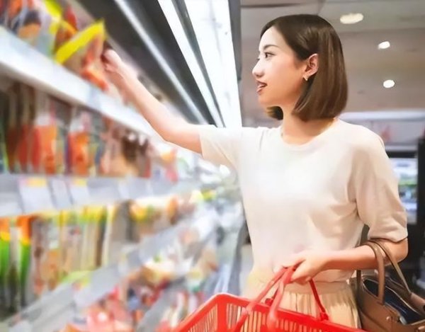 粤友配资 104%关税重锤！我国哪些行业最受伤？中国老百姓的钱包要瘪了吗？